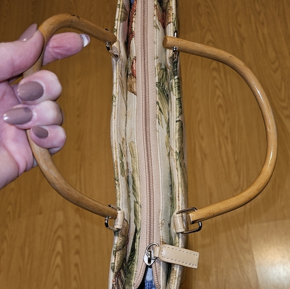 Copacabana Monkey Purse Wood Handle 13x11x3 - Picture 2 of 6